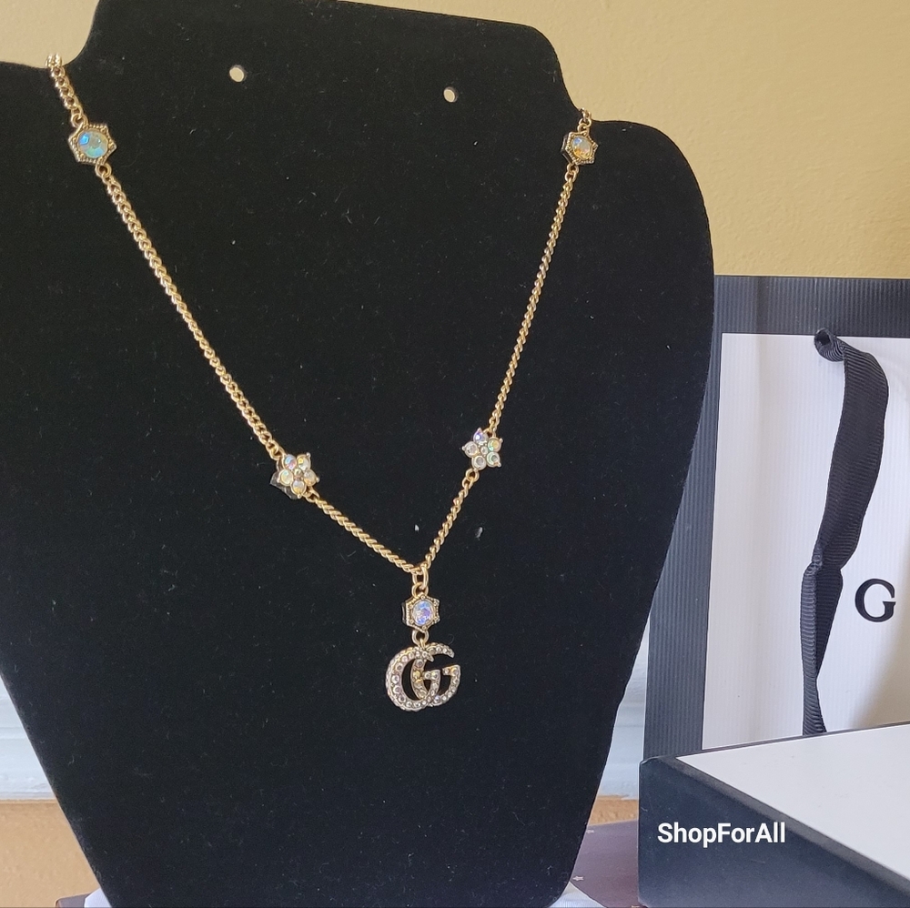 Gucci Gold Necklace with Crystal Details - Picture 3 of 12